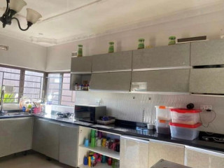 4 Bedroom House For Sale in Meanwood Ndeke