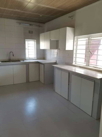 beautiful-3-bedroom-flat-for-rent-in-meanwood-ndeke-big-7