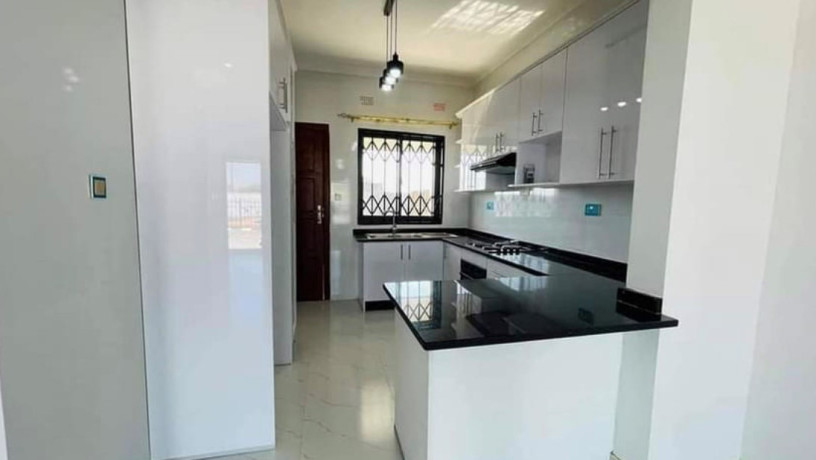 2-bedroom-flat-for-rent-in-meanwood-ndeke-big-4