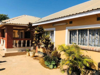 3 Bedroom House For Sale in Libala South