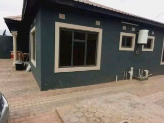 2-bedroom-flat-for-rent-in-foxdale