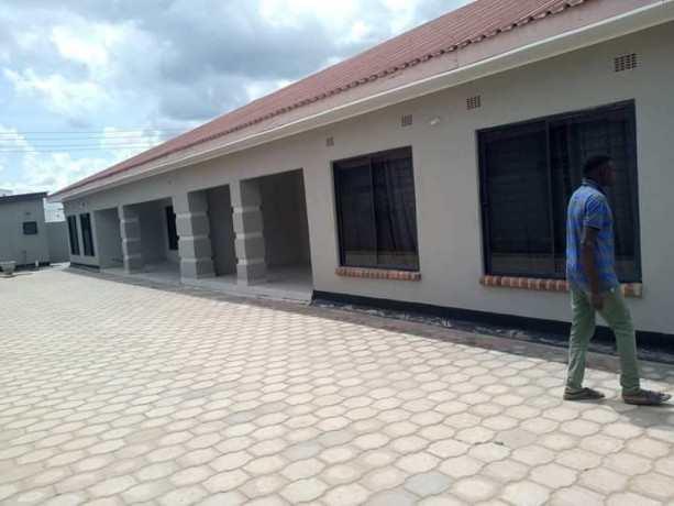3-bedroom-flat-for-rent-in-ibex-hill-big-3