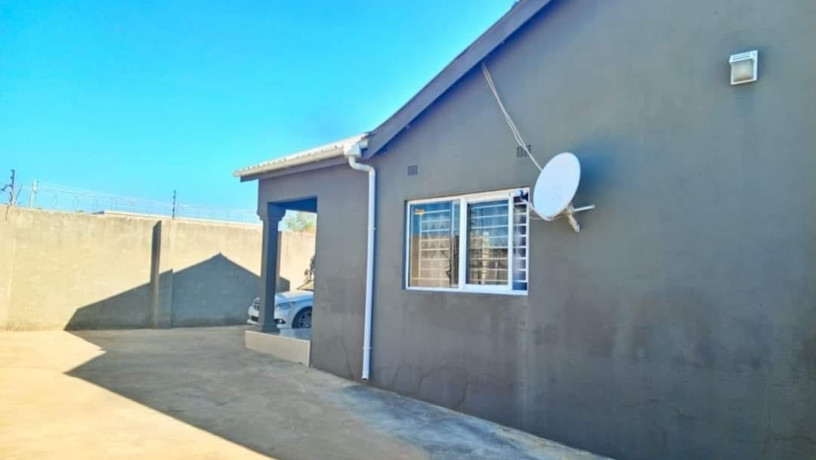 3-bedroom-house-for-sale-in-meanwood-chamba-valley-big-1