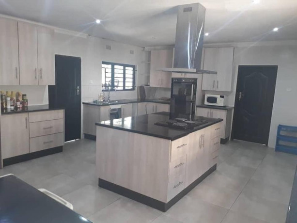 spacious-6-bedroom-house-for-sale-in-kalundu-big-3