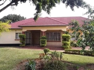 Neat and Modern 3 Bedroom House in Woodlands Chalala