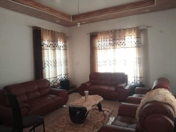 spacious-3-bedroom-house-for-sale-in-woodlands-big-1