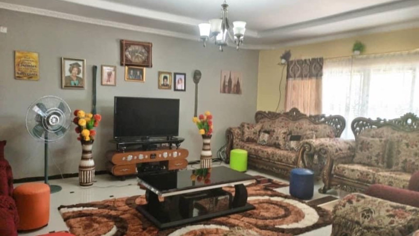 spacious-3-bedroom-house-in-woodlands-big-3