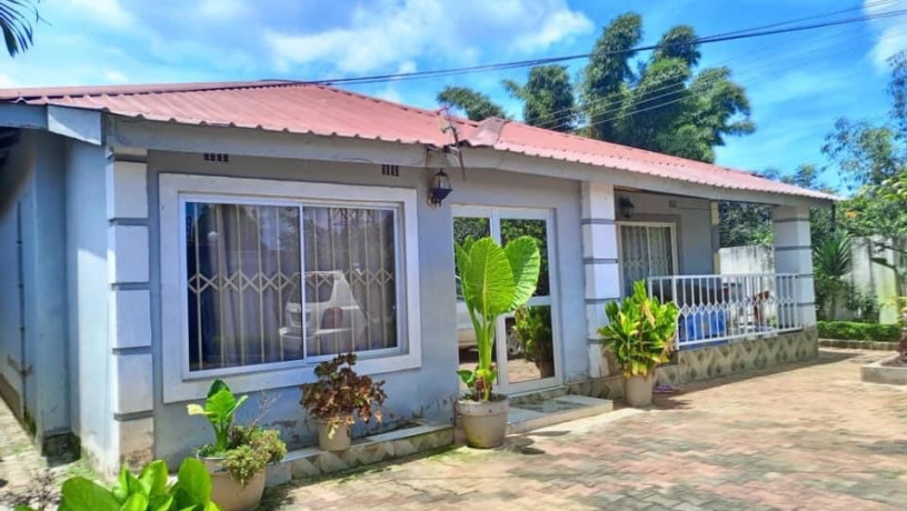 spacious-3-bedroom-house-in-woodlands-big-0