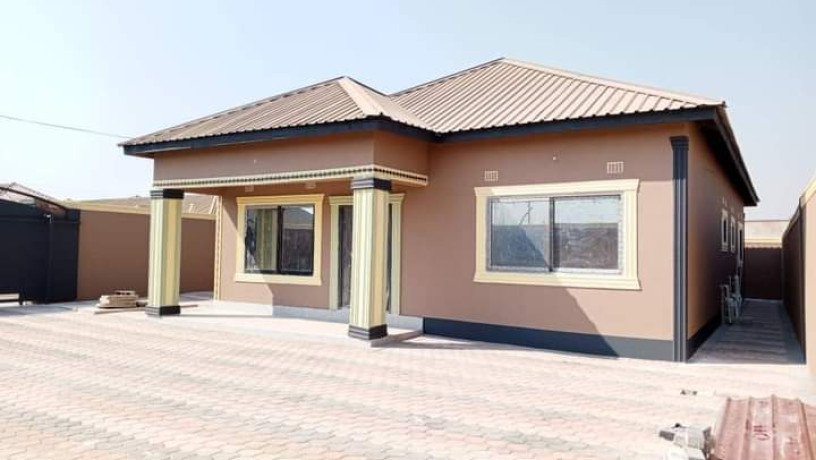 executive-3-bedroom-house-for-sale-in-chalala-big-4