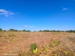 spacious-5-acre-plot-in-meanwood-nkosi