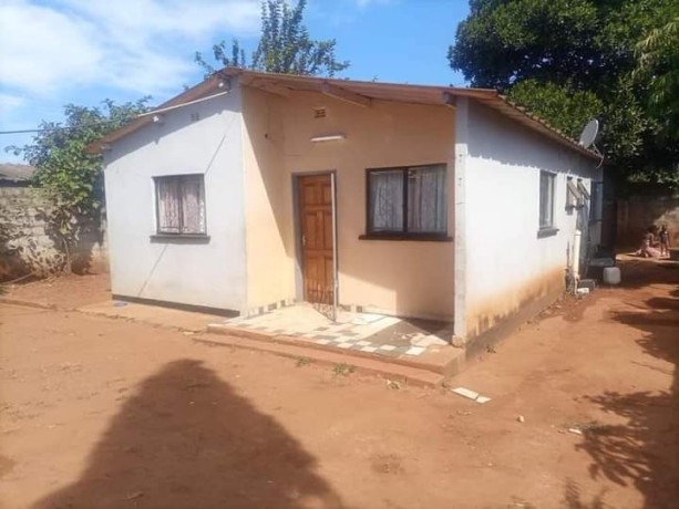 3-bedroom-flat-for-sale-in-chilenje-big-2