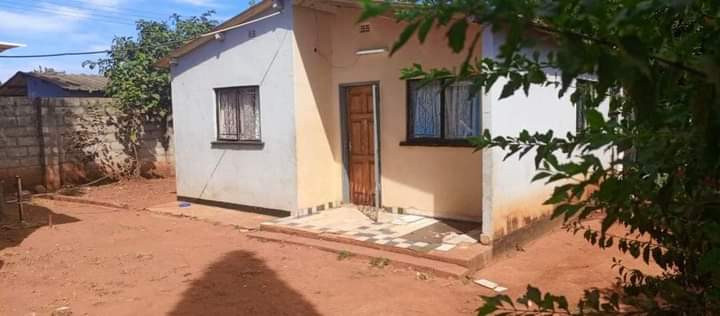 3-bedroom-flat-for-sale-in-chilenje-big-4