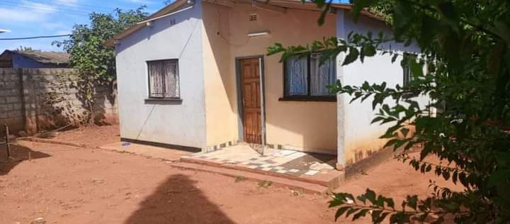 3-bedroom-flat-for-sale-in-chilenje-big-5