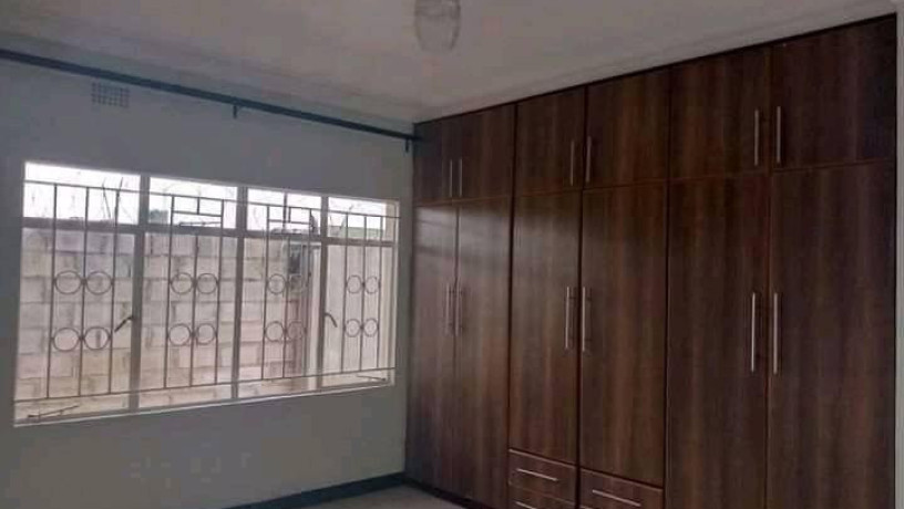 3-bedroom-flat-for-rent-in-lilayi-big-6