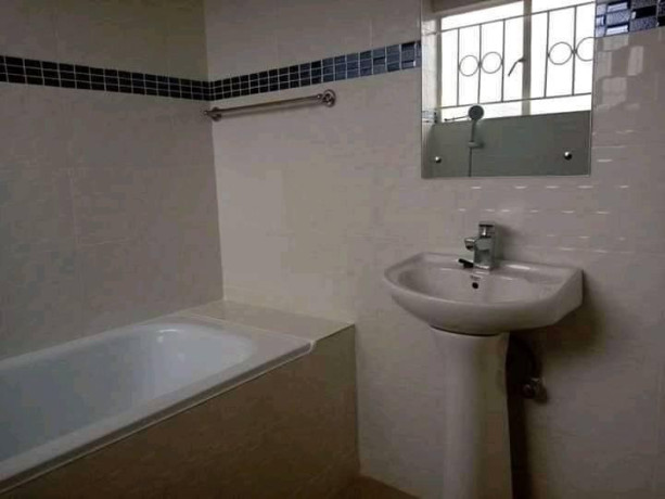 3-bedroom-flat-for-rent-in-lilayi-big-7