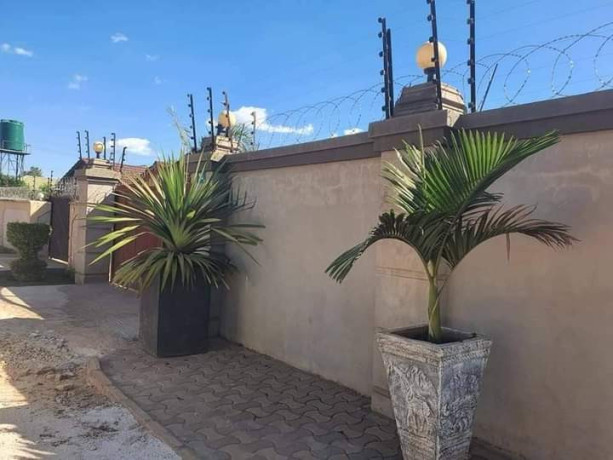 4-bedroom-flat-for-sale-in-woodlands-border-view-big-7