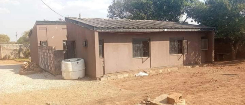 neat-and-modern-3-bedroom-house-for-sale-in-woodlands-big-1