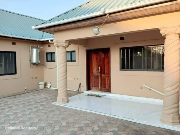 3-bedroom-flat-for-sale-in-lilayi-estate-big-3