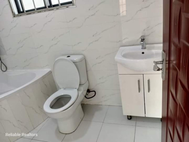 3-bedroom-flat-for-sale-in-lilayi-estate-big-4