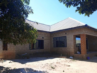 3 Bedroom House For Sale in Libala South