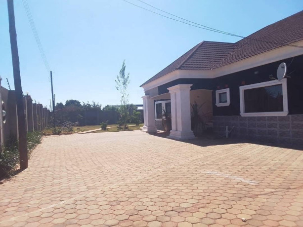5-bedroom-house-for-sale-in-libala-big-0