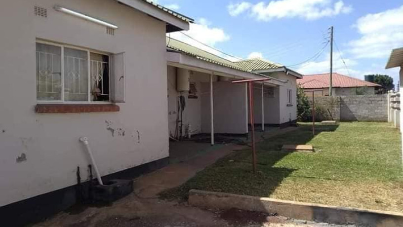 2-bedroom-flat-for-rent-in-chalala-big-3