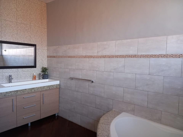 3-bedroom-flat-for-rent-in-kabulonga-big-2