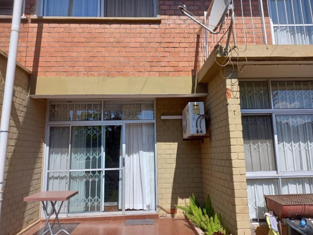 3-bedroom-flat-for-rent-in-kabulonga-big-0