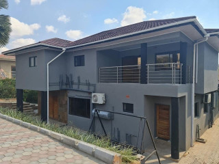 4 Bedroom House For Rent in Roma Park