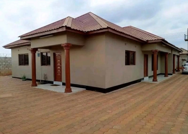 2-bedroom-flat-for-rent-in-chalala-big-1