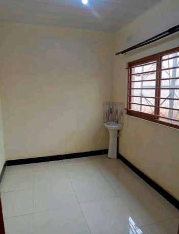 2-bedroom-flat-for-rent-in-chalala-big-5