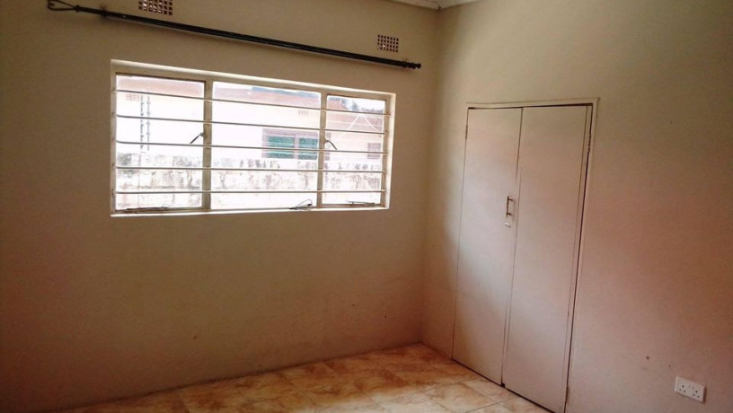 3-bedroom-flat-for-rent-in-salama-park-big-5