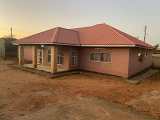 3-bedroom-standalone-house-with-carport