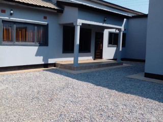 3-bedroom-flat-for-rent-in-chalala