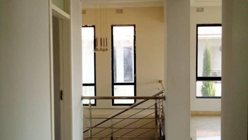 3-bedroom-flat-for-rent-in-ibex-hill-big-4