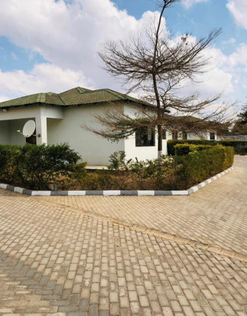 3-bedroom-flat-for-rent-in-ibex-hill-big-4