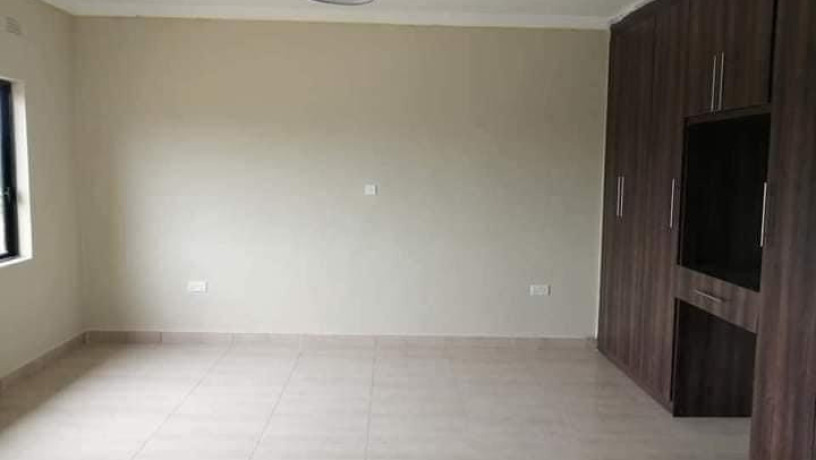 3-bedroom-flats-for-rent-in-ibex-hill-big-2