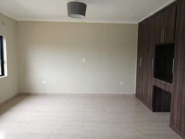3-bedroom-flats-for-rent-in-ibex-hill-big-2