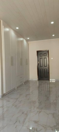 2-3-bedroom-flats-for-rent-in-ibex-meanwood-big-3