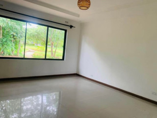 3 Bedroom Flat For Rent In Ibex Hill