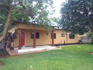 3 Bedroom Flat For Rent In Makeni