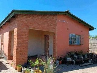 Spacious 3 Bedroom House in Kamwala