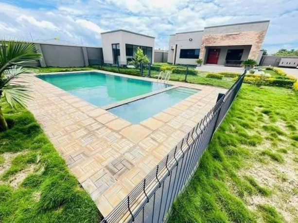 3-bedroom-flat-for-sale-in-lilayi-estate-big-5