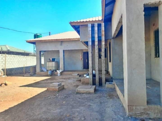 incomplete-4-bedroom-flat-for-sale-in-lilayi-big-8