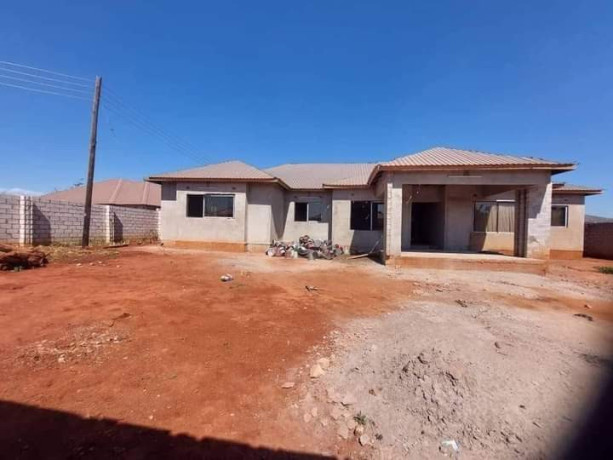 incomplete-4-bedroom-flat-for-sale-in-lilayi-big-4