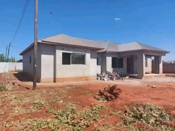 incomplete-4-bedroom-house-for-sale-in-lilayi-big-9