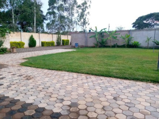 4 Bedroom Flat For Sale in Makeni