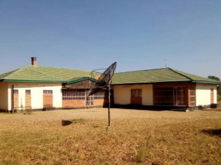 Spacious 4 Bedroom House in Makeni