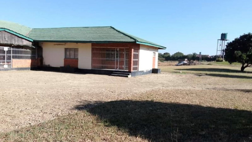 neat-and-modern-4-bedroom-house-in-makeni-big-2