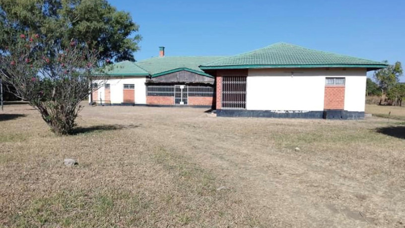 neat-and-modern-4-bedroom-house-in-makeni-big-0